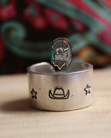 Hat and Stars Thick Ring